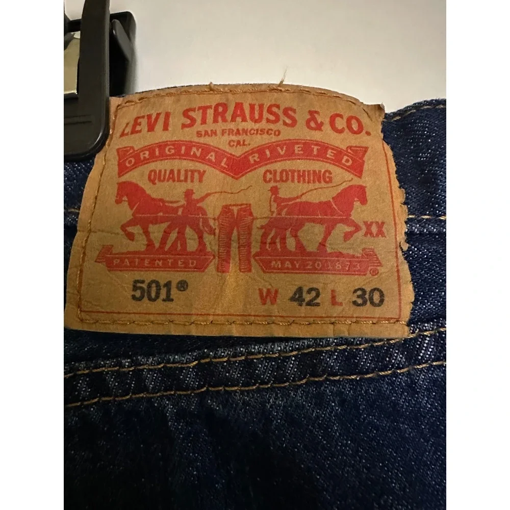 Levi's 501 Button Fly Jeans W42 L30 Dark Wash Denim Classic Straight Leg